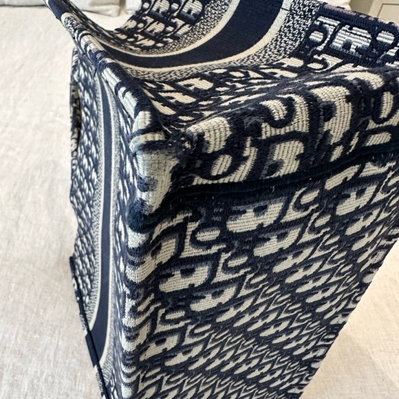 Christian Dior Tote Navy Blue - Picture 3 of 14